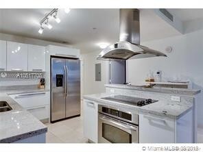 Foto del edificio - 601 NE 36th St