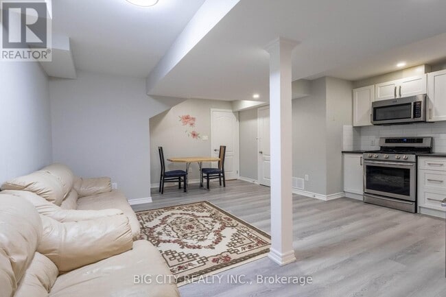 Building Photo - 104 Port Arthur Cres