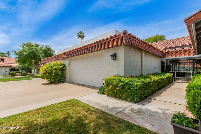 Building Photo - 5764 N Scottsdale Rd