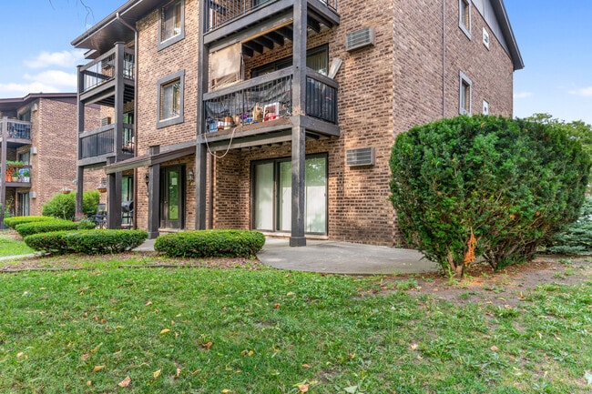 Building Photo - 15128 Quail Hollow Dr