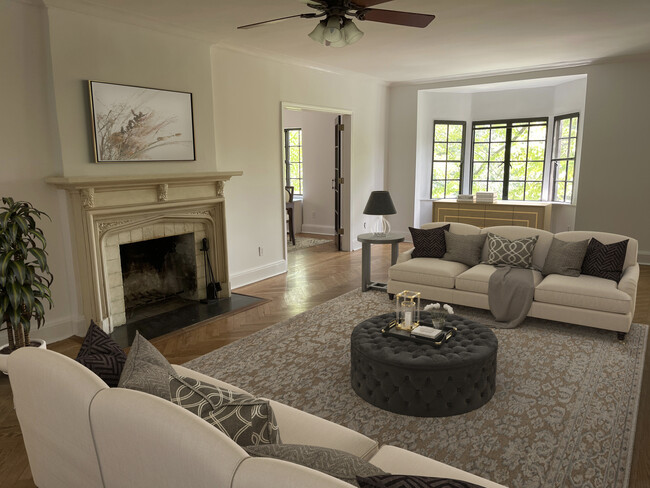 Huge living room with fireplace - 915 Wynnewood Rd
