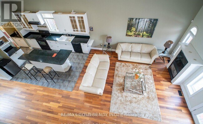 Photo du bâtiment - 8905 McGarry Dr