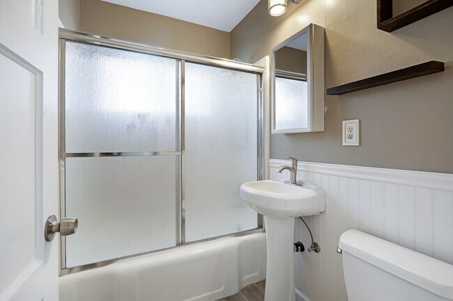 Building Photo - 5441 Berryman Ave