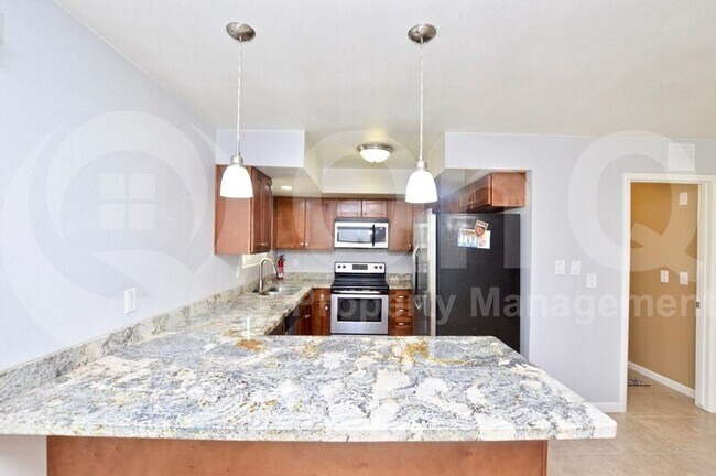 Foto del edificio - 1717 N Oleander St