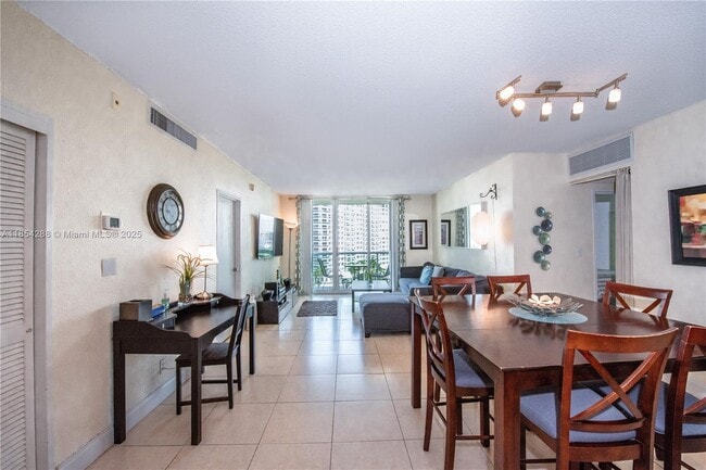 Building Photo - 3901 S Ocean Dr