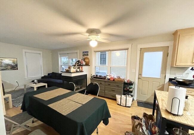 Foto del edificio - 27 Iroquois St