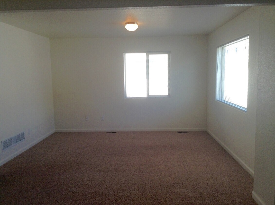 Primary Photo - 3 BEDROOM, 2.5 BATHROOM, SADDLE RIDGE TWIN...
