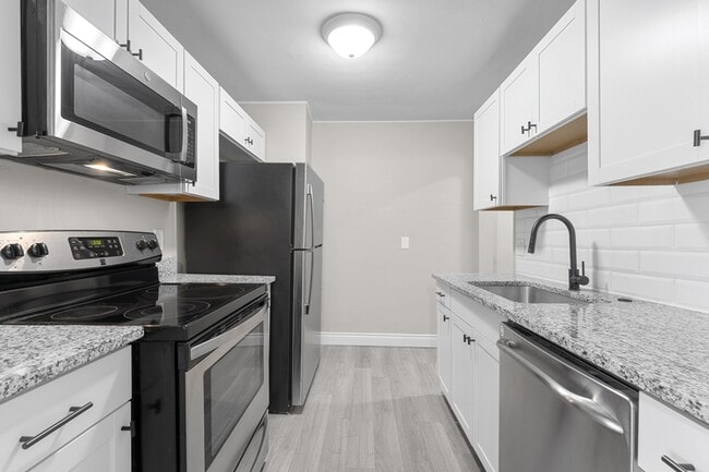Building Photo - 20237 Midway Ave
