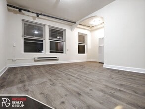 Building Photo - 5417 N Kenmore Ave