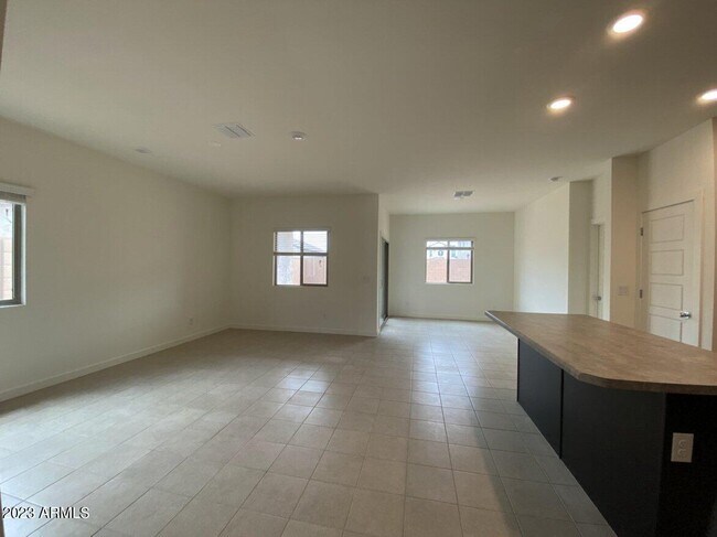Foto del edificio - 35477 W Santa Barbara Ave