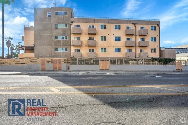 Building Photo - Westlake Park Square Apartments (2000 W 3r...