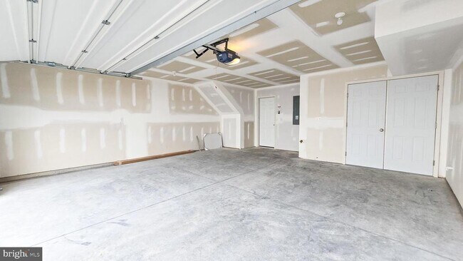 Building Photo - 3097 Herr St