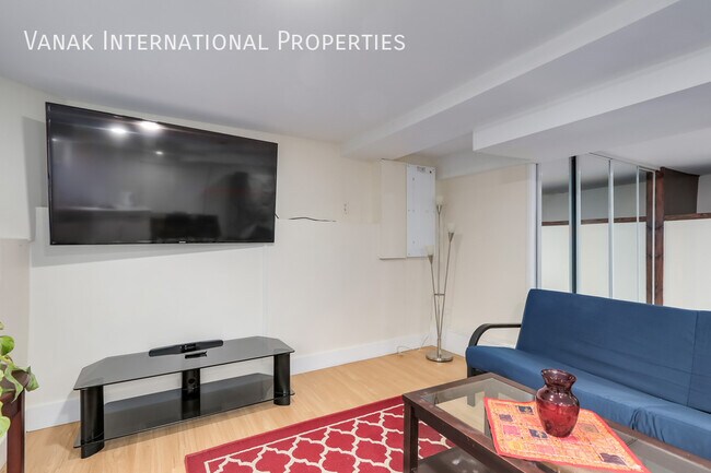 Photo du bâtiment - Furnished  Studio Northvan