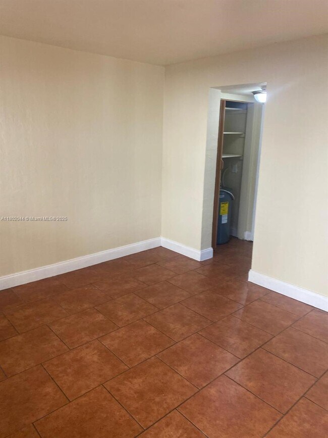 Foto del edificio - 1319 NW 60th St