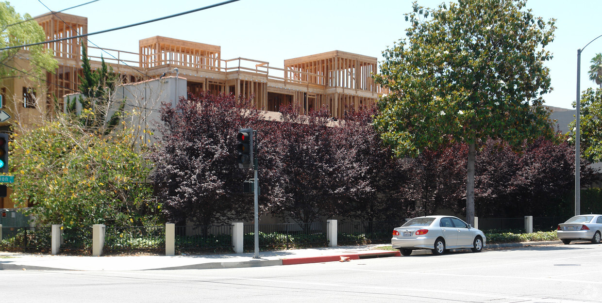Building Photo - 105 N Wilson Ave