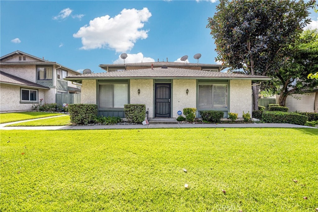 878 W Sierra Madre Ave Unit 4, Azusa, CA 91702 Condo for Rent in