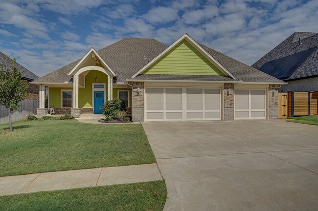 Building Photo - Beautiful Custom 3BD/1.5BTH Home In Moore ...