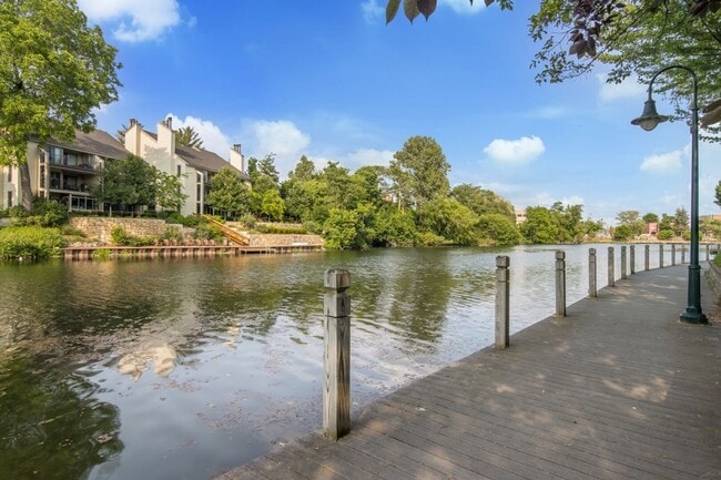 Building Photo - Furnished Pet-Friendly 30-Day Extended Stay Riverfront Condo