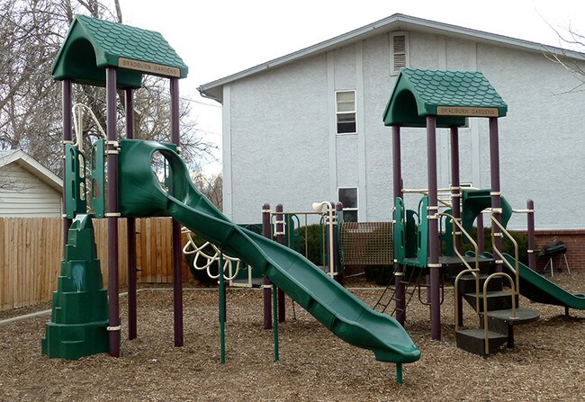 Building Photo - 7545 Bradburn Blvd