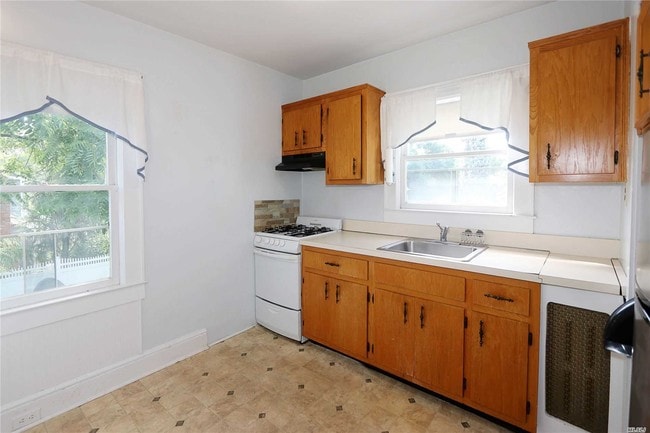 Building Photo - 24 Highland Terrace