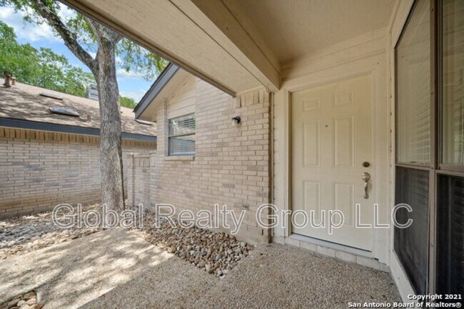 Building Photo - 118 Golden Way