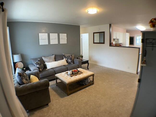 Building Photo - 2927 Hayman Terrace