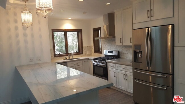 Building Photo - 1020 Moraga Dr