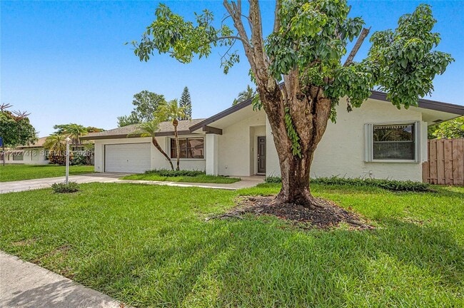 Building Photo - 10711 SW 116th Ave