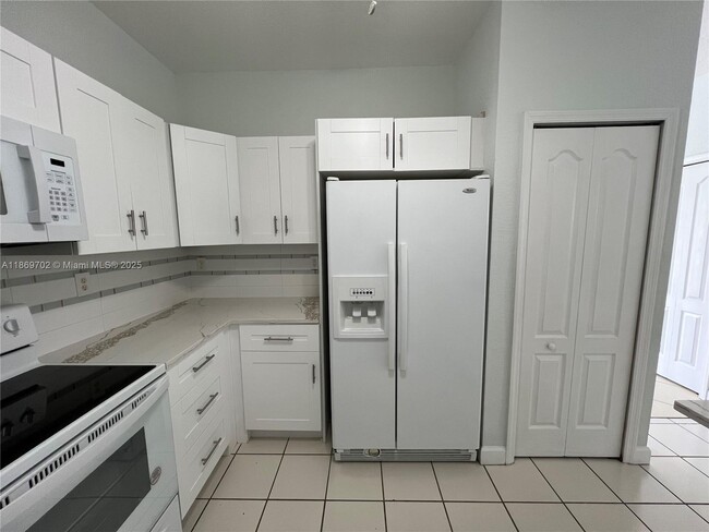 Building Photo - 4455 SW 160th Ave