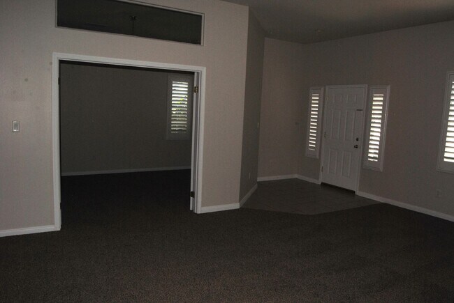 Foto del edificio - 11130 Dawson Falls Ave