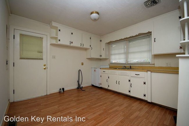Building Photo - 3 br, 1 bath House - 212 Big Daddys Rd.