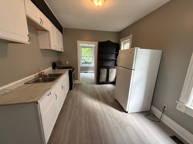 Foto del edificio - 404 Wooster Rd N