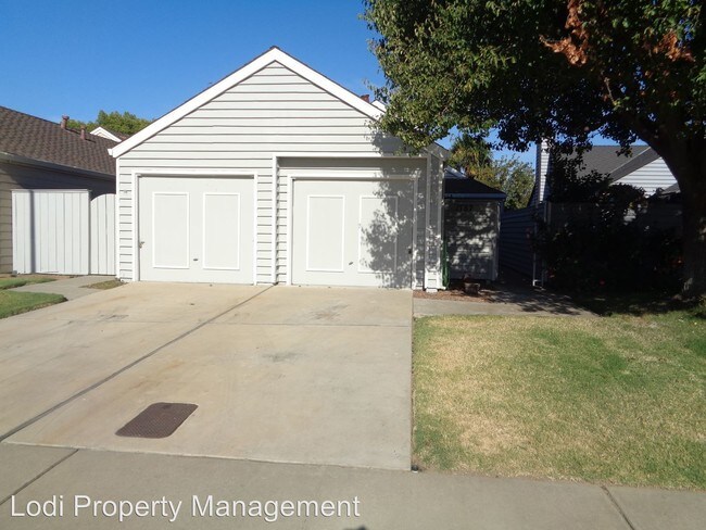 Building Photo - 3 br, 2 bath House - 1757 CAPE COD CIRCLE