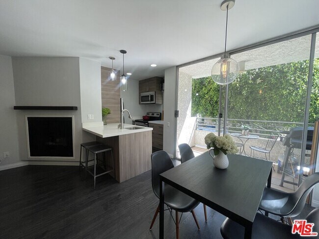 Foto del edificio - 6151 Orange St