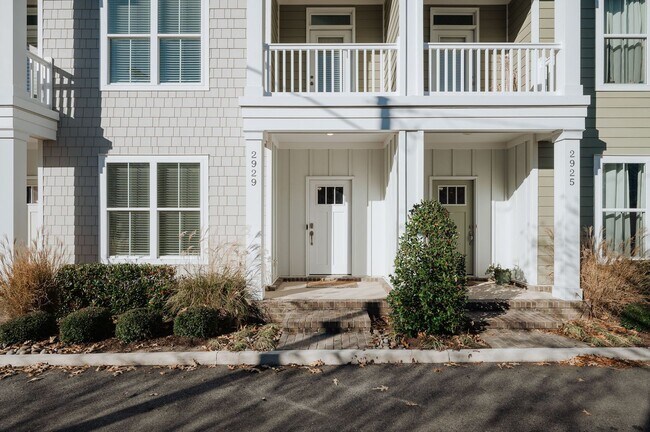 Building Photo - 3BD/3.5BA Immaculate Condo at the Oceanfront!