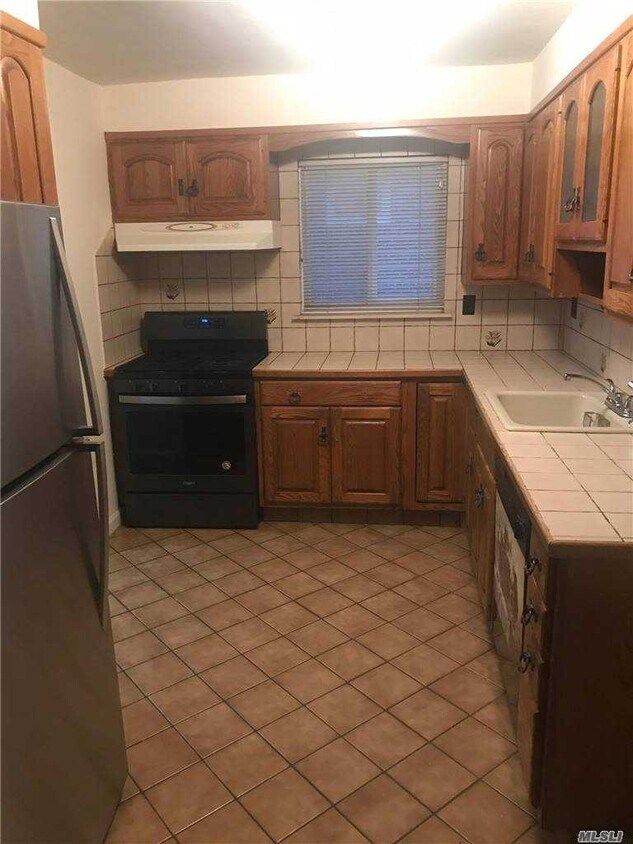 Primary Photo - 150-22 23rd Ave