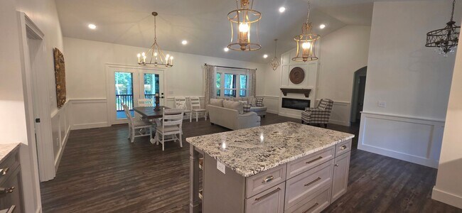 Foto del edificio - 3 bedroom / 2 bath new build in Fairfield Glade available for 12 month lease