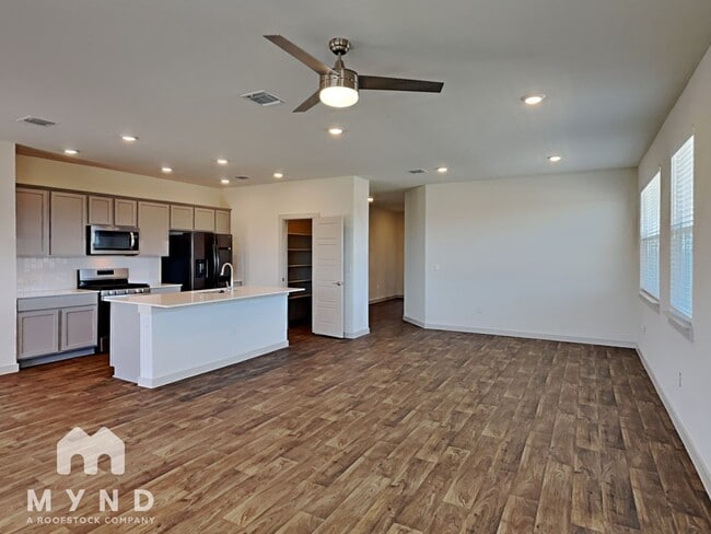 Building Photo - 3029 Egan Dr
