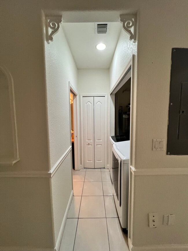 Foto del edificio - 6900 NW 174th Terrace