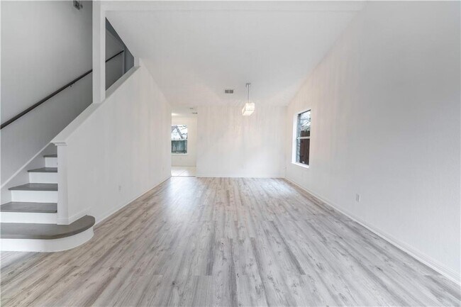 Foto del edificio - 8417 Priest River Dr