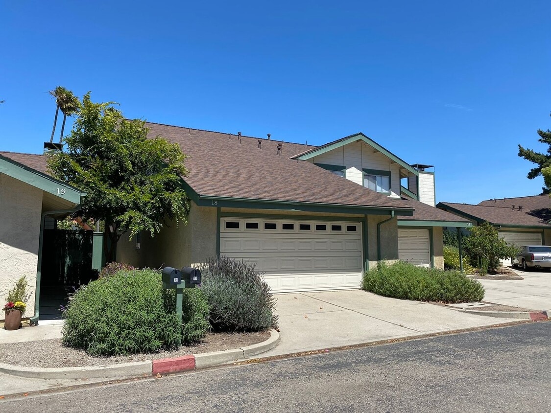 Primary Photo - AVAILABLE JULY- 2 Bedroom/ 2 Bathroom Cond...