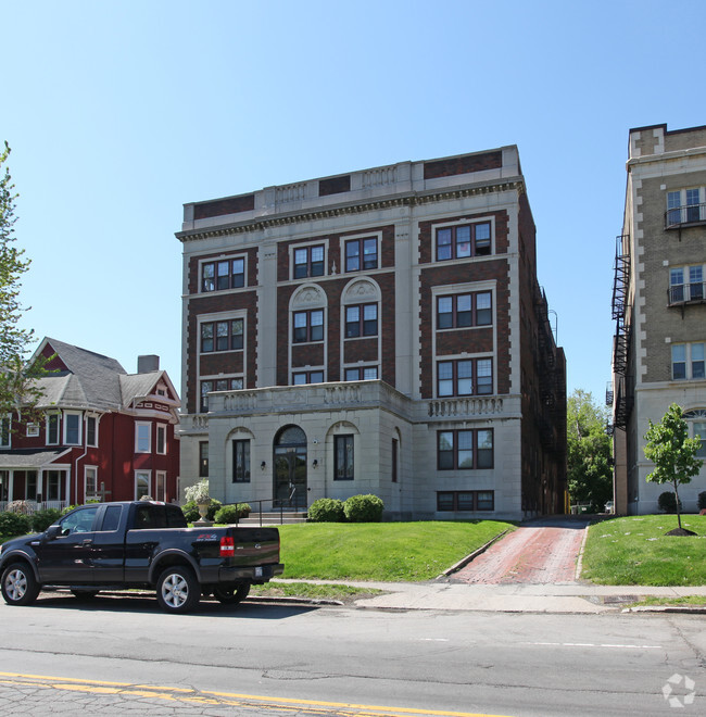 Building Photo - Shelbourne Apartments