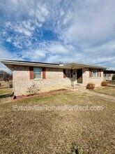 Building Photo - 3600 Sweetser Ave