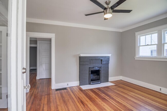 Foto del edificio - East Nashville Cottage!
