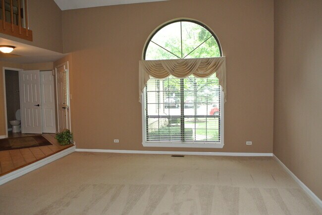 Building Photo - 129 Barton Cir