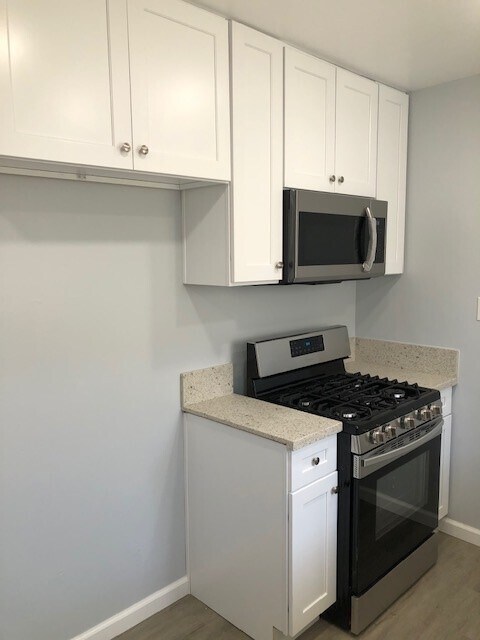 New Stove and Microwave - 522 S 6th St