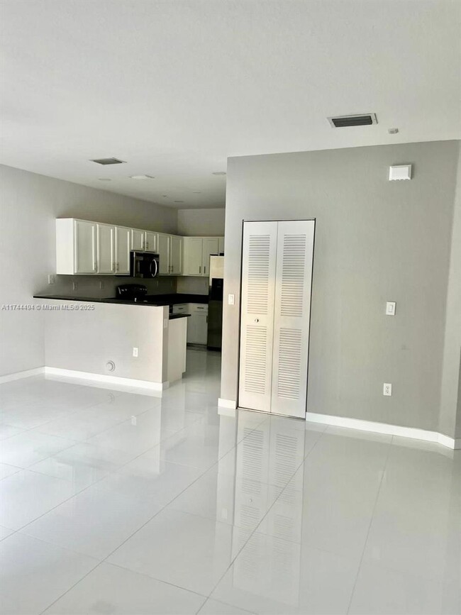 Foto del edificio - 8800 NW 107th Ct