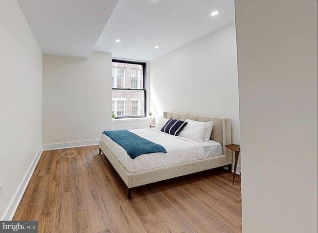 Building Photo - 150 S Independence Mall W