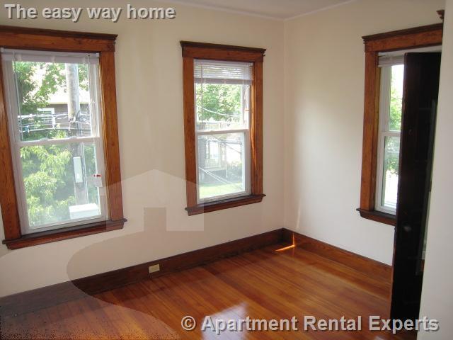 Building Photo - 79 Capen St