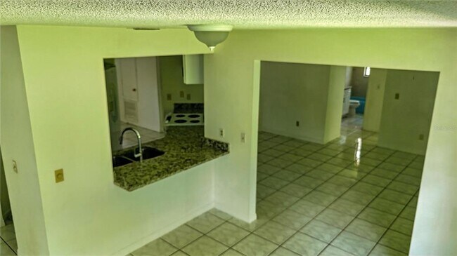 Building Photo - 3346 Mazur Dr